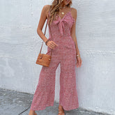 Roter Jumpsuit mit weitem Bein und schmalen Trägern